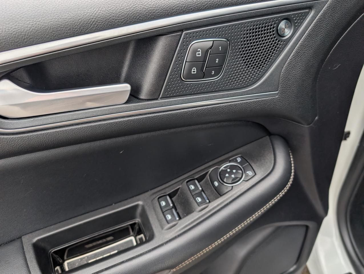 2021 Ford Edge ST Photo