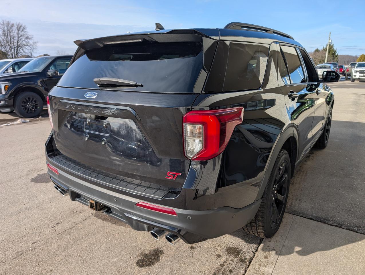 2022 Ford Explorer ST Photo