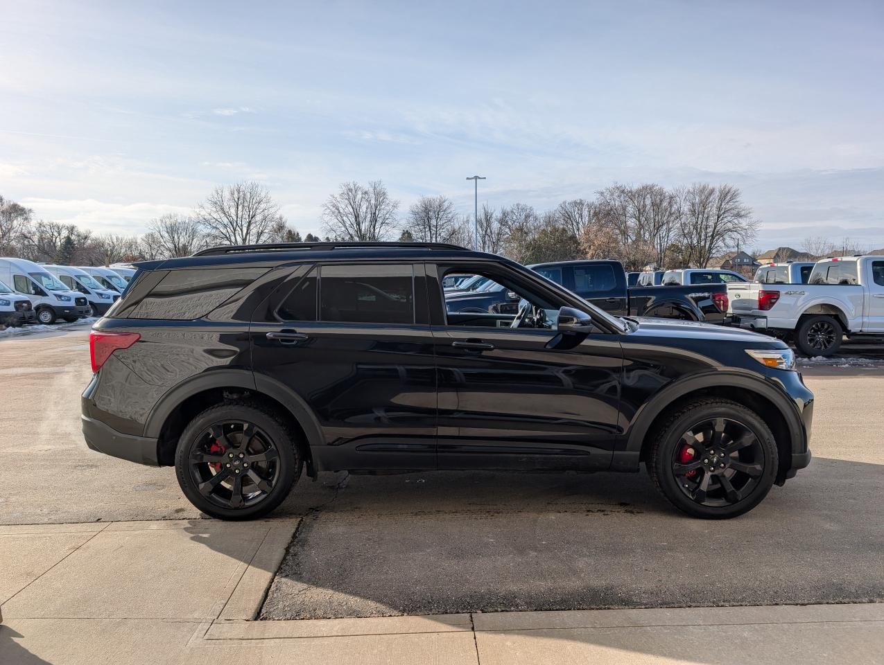 2022 Ford Explorer ST Photo
