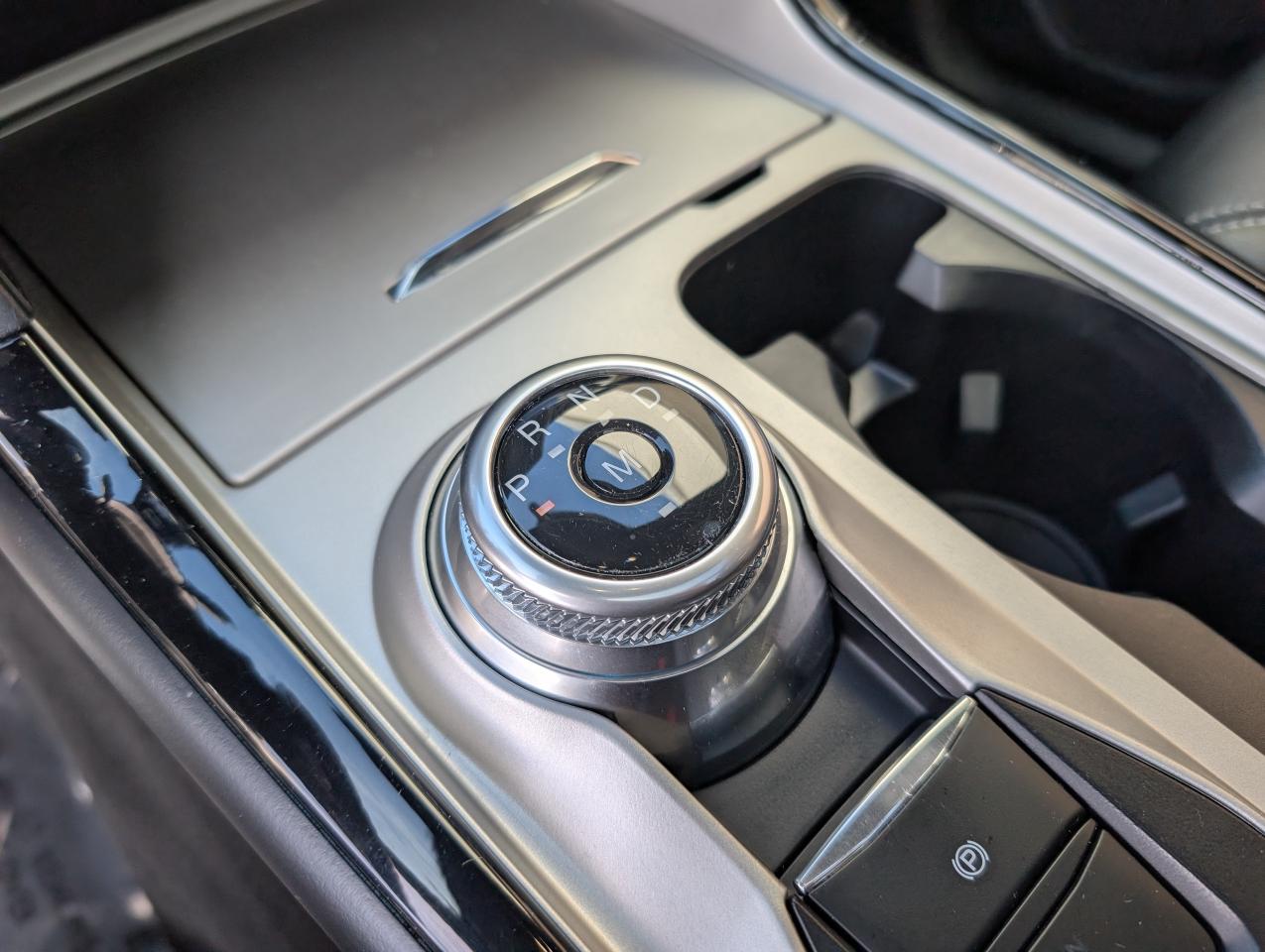 2022 Ford Explorer ST Photo