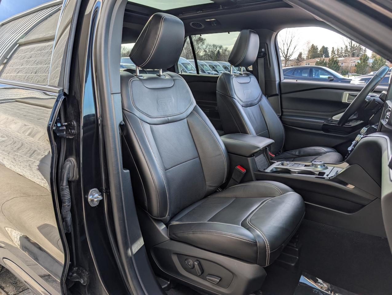 2022 Ford Explorer ST Photo