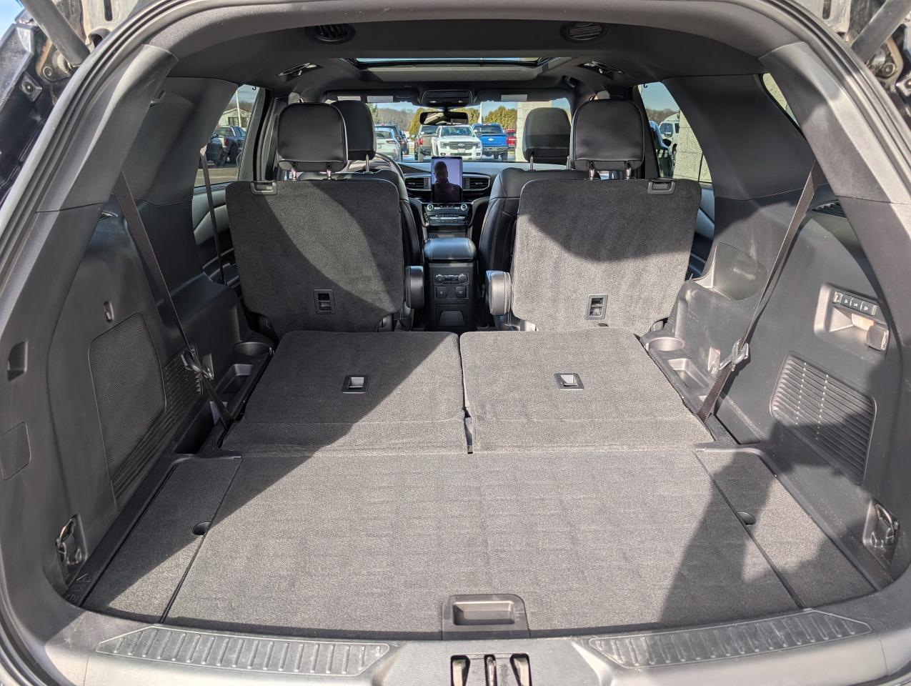 2022 Ford Explorer ST Photo