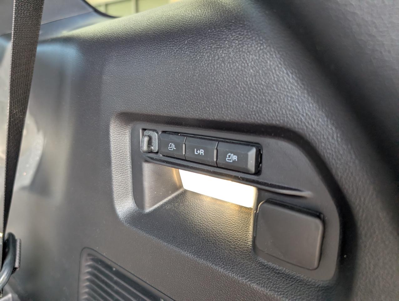 2022 Ford Explorer ST Photo