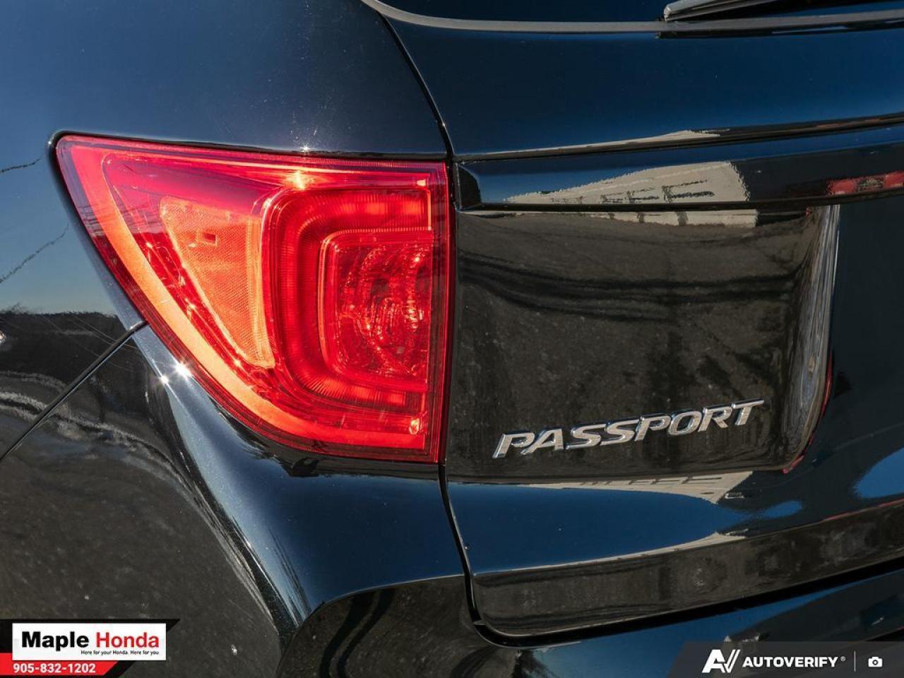 2023 Honda Passport Leather Seats| Navigation| Heated Seats| Sunroof| Photo