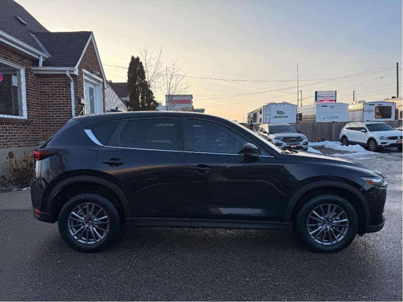 2017 Mazda CX-5 AWD, Leather, Navi, BackUp Cam, Drives Great !! Photo