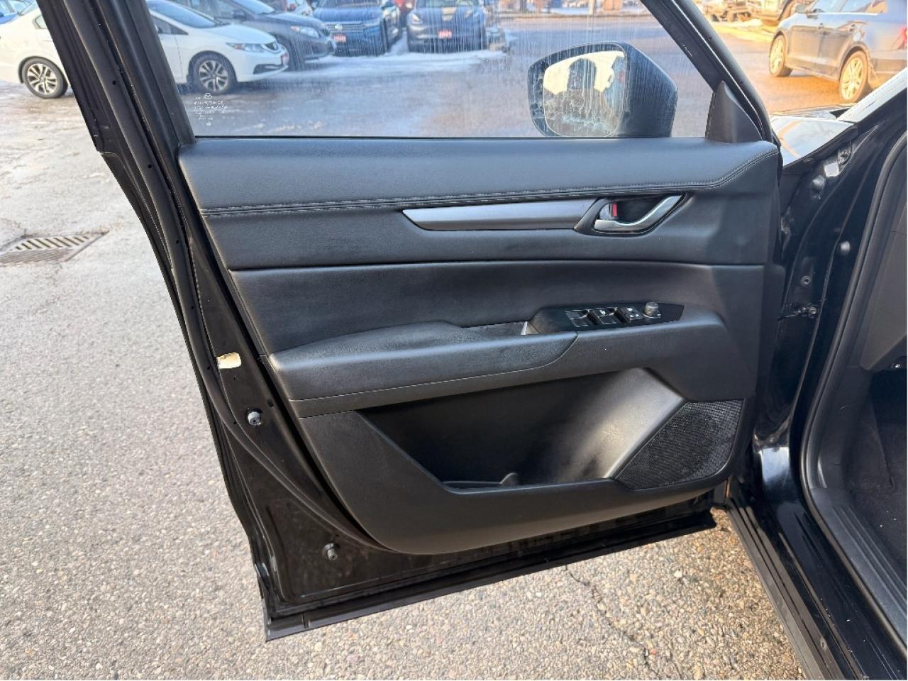 2017 Mazda CX-5 AWD, Leather, Navi, BackUp Cam, Drives Great !! Photo