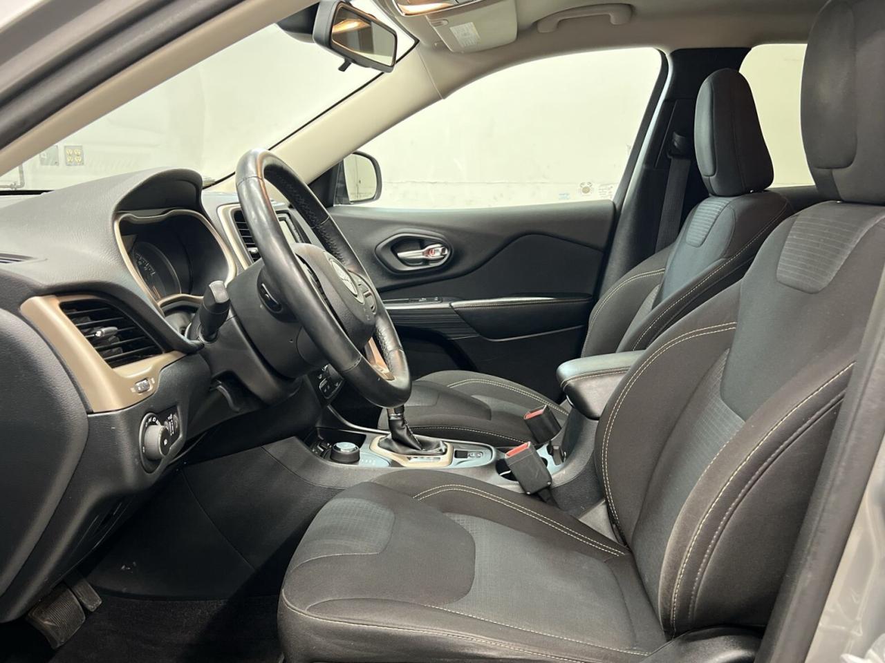 2016 Jeep Cherokee NORTH 4X4 | HTS SEATS | REMOTE START | ALLOYS |A/C Photo