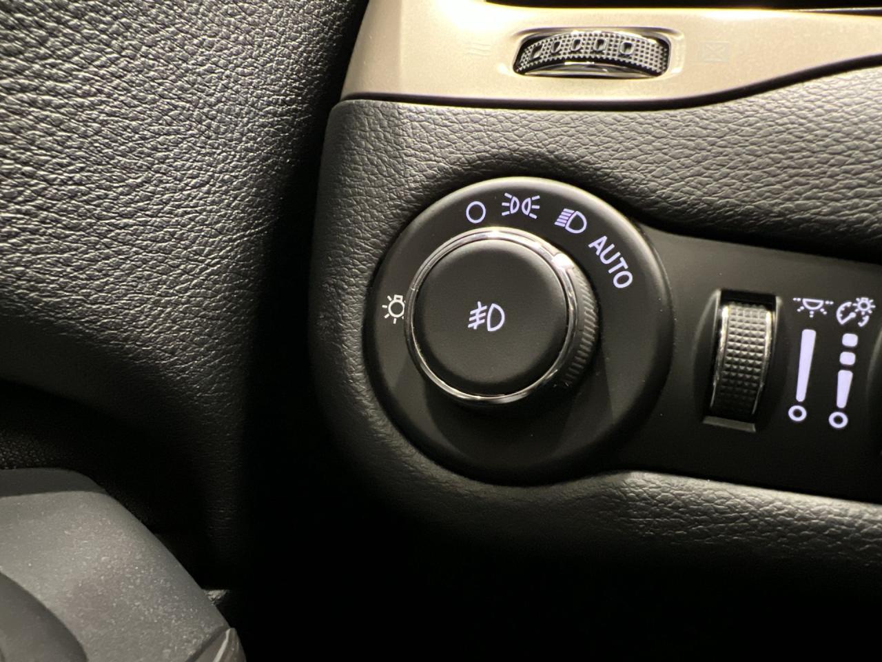 2016 Jeep Cherokee NORTH 4X4 | HTS SEATS | REMOTE START | ALLOYS |A/C Photo