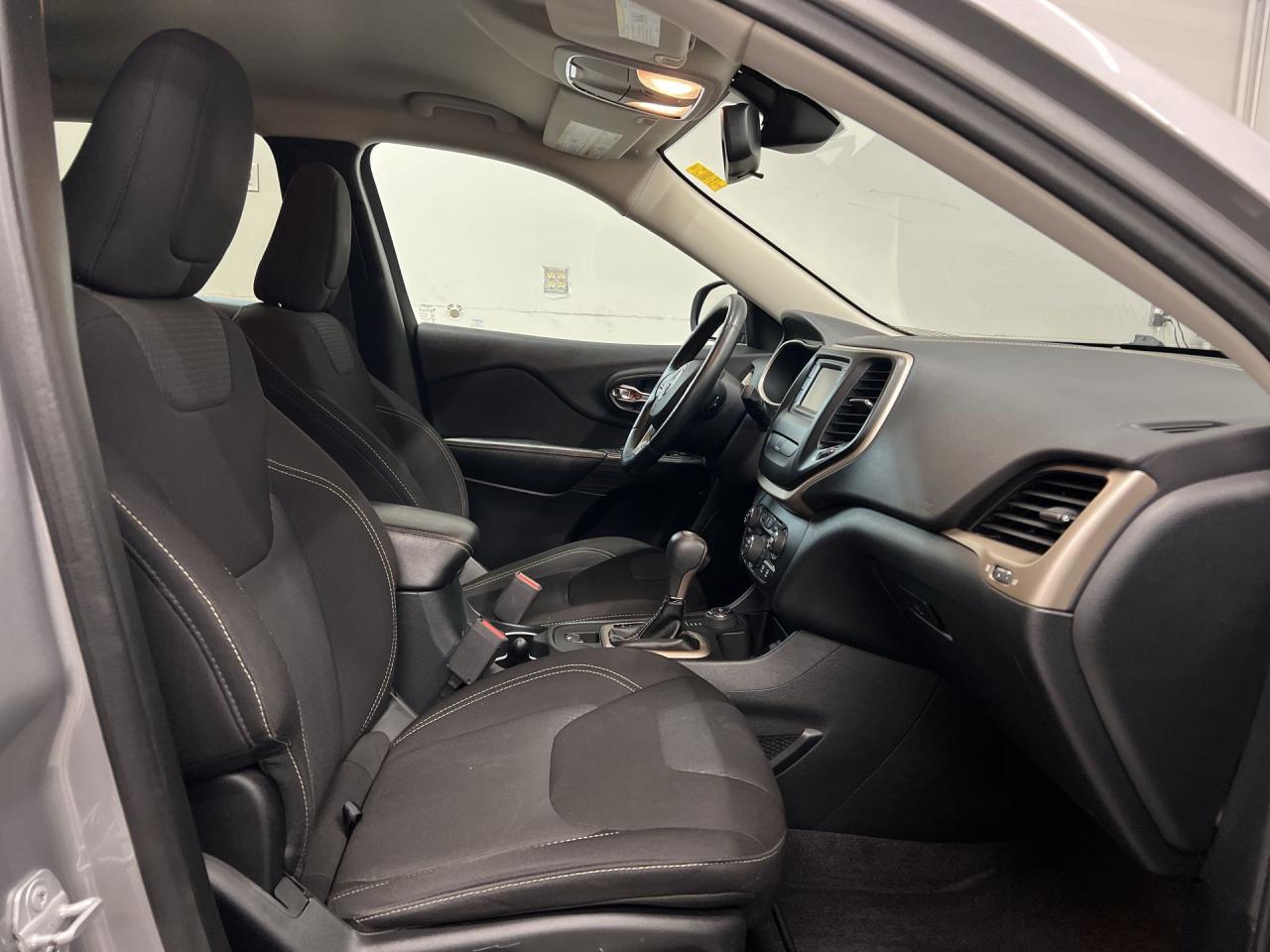 2016 Jeep Cherokee NORTH 4X4 | HTS SEATS | REMOTE START | ALLOYS |A/C Photo