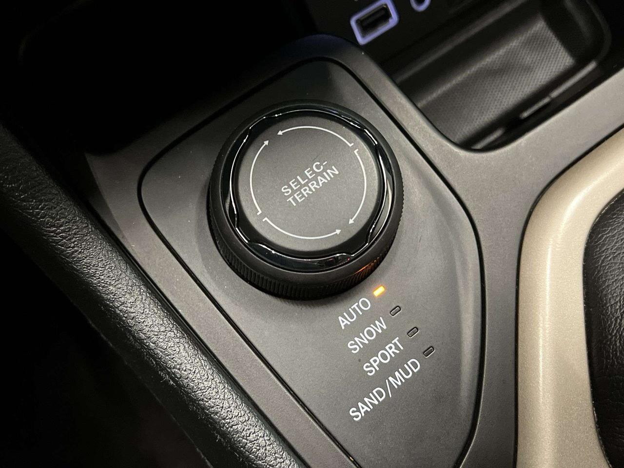 2016 Jeep Cherokee NORTH 4X4 | HTD SEATS | REMOTE START | ALLOYS |A/C Photo