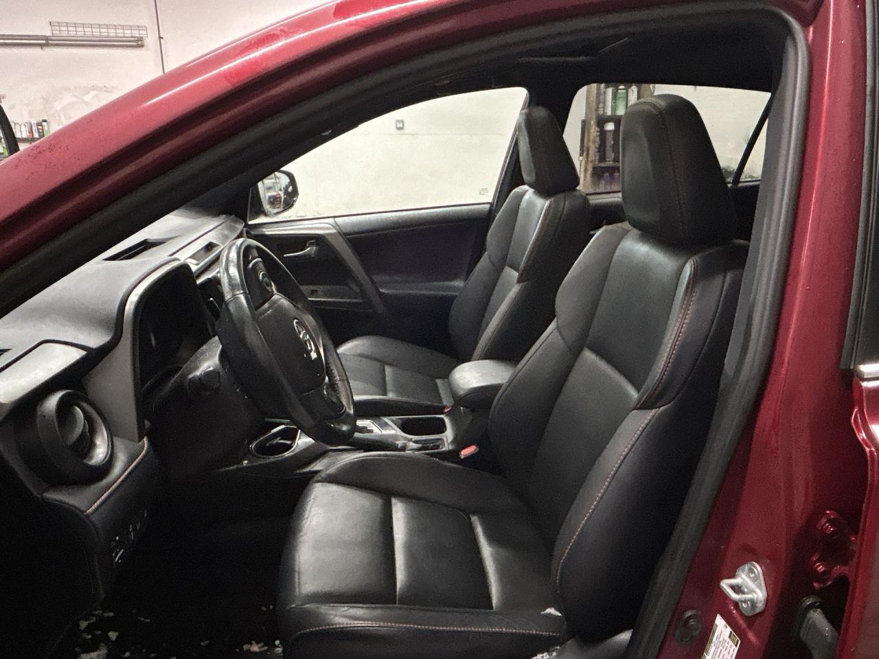 2018 Toyota RAV4  Photo