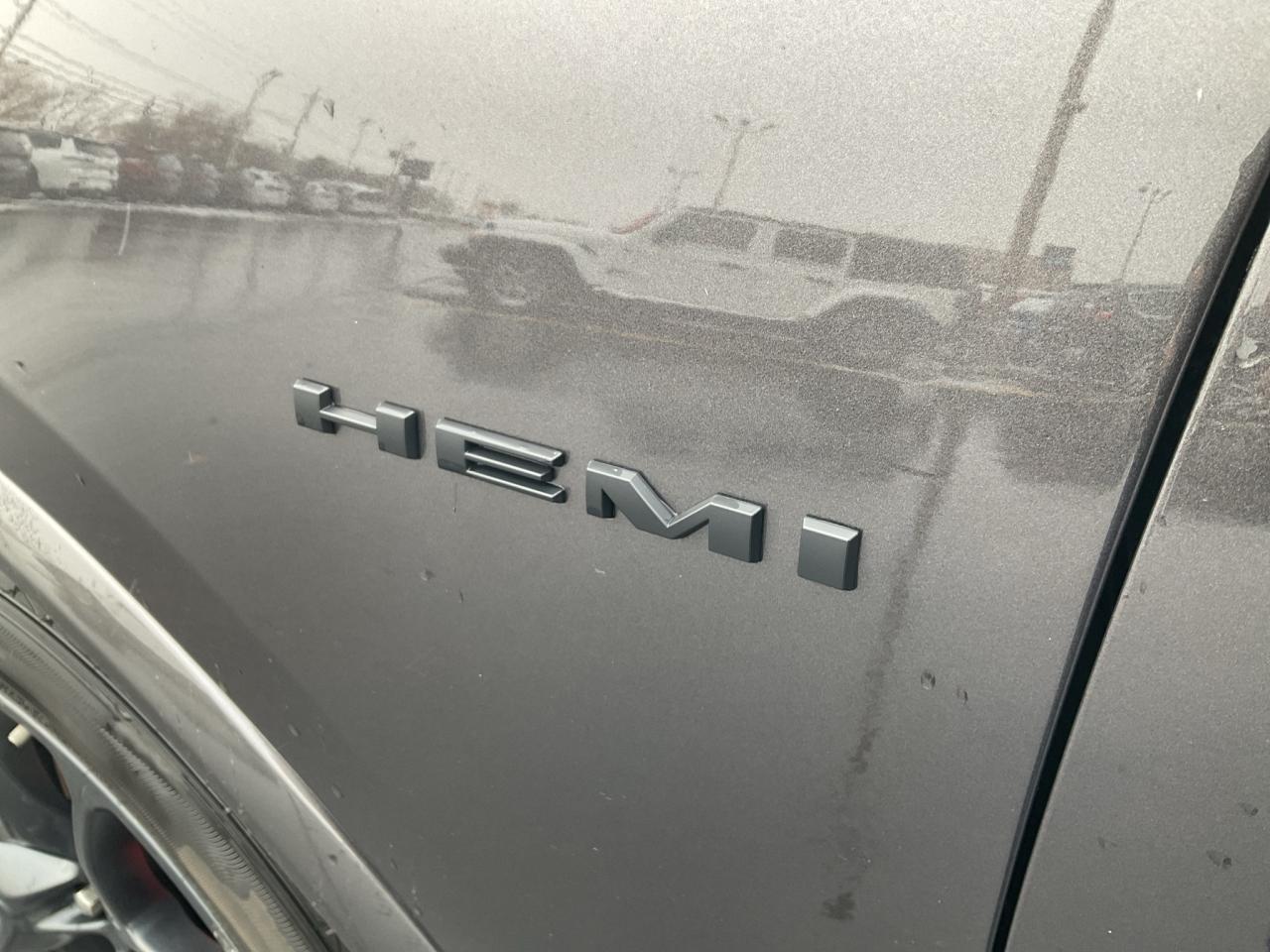 2021 Dodge Durango BLACKTOP SRT APPEARANCE TOW & GO V8 / SUNROOF Photo