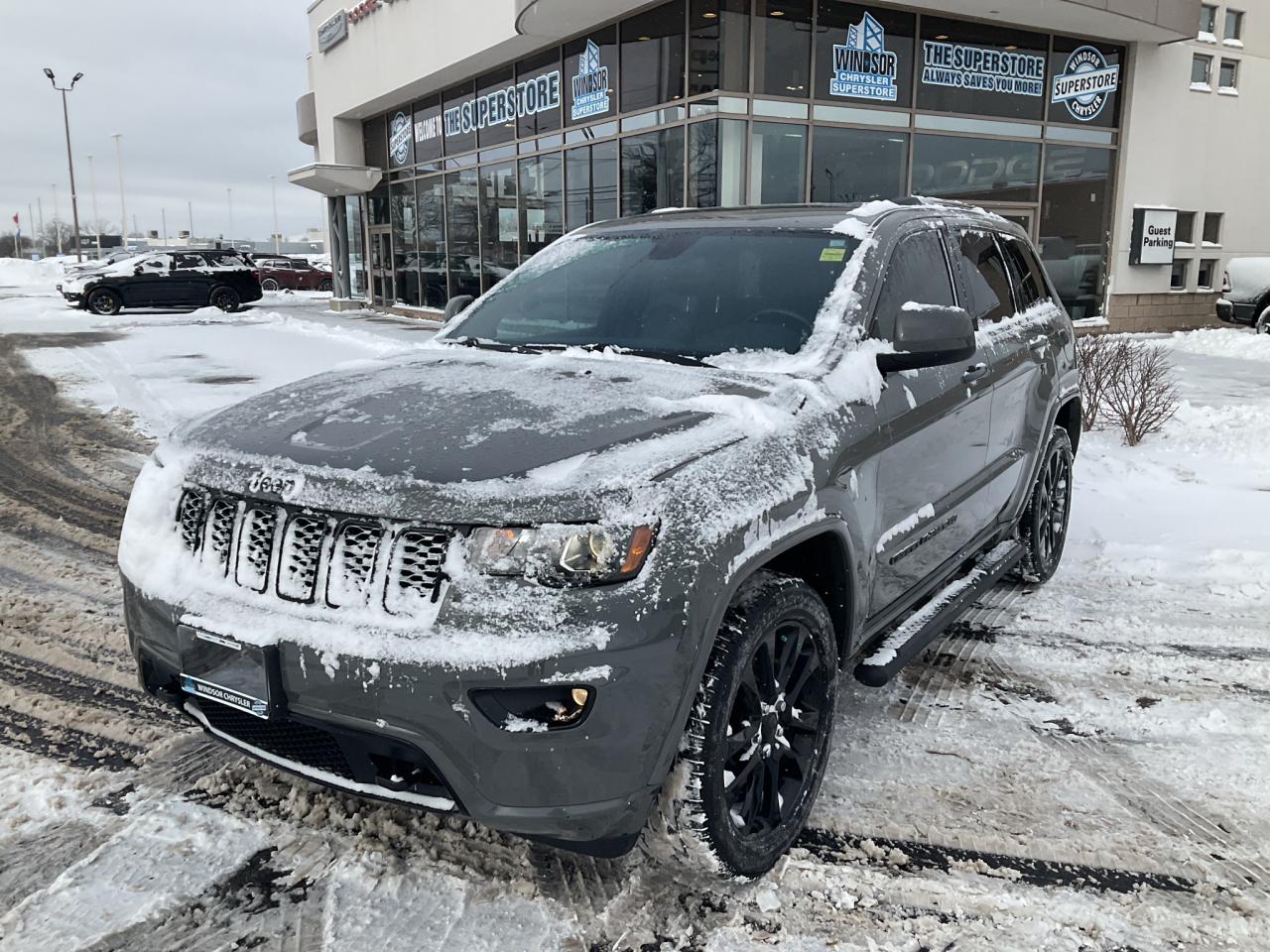 Sting-Gray Clearcoat 2021 Jeep Grand Cherokee Altitude 4WD 8-Speed Automatic Pentastar 3.6L V6 VVT

**CARPROOF CERTIFIED**, 4WD.

* PLEASE SEE OUR MAIN WEBSITE FOR MORE PICTURES AND CARFAX REPORTS * Buy in confidence at WINDSOR CHRYSLER with our 95-point safety inspection by our certified technicians. Searching for your upgrade has never been easier. You will immediately get the low market price based on our market research, which means no more wasted time shopping around for the best price, Its time to drive home the most car for your money today. OVER 100 Pre-Owned Vehicles in Stock! Our Finance Team will secure the Best Interest Rate from one of out 20 Auto Financing Lenders that can get you APPROVED! Financing Available For All Credit Types! Whether you have Great Credit, No Credit, Slow Credit, Bad Credit, Been Bankrupt, On Disability, Or on a Pension, we have options. Looking to just sell your vehicle? We buy all makes and models let us buy your vehicle. Proudly Serving Windsor, Essex, Leamington, Kingsville, Belle River, LaSalle, Amherstburg, Tecumseh, Lakeshore, Strathroy, Stratford, Leamington, Tilbury, Essex, St. Thomas, Waterloo, Wallaceburg, St. Clair Beach, Puce, Riverside, London, Chatham, Kitchener, Guelph, Goderich, Brantford, St. Catherines, Milton, Mississauga, Toronto, Hamilton, Oakville, Barrie, Scarborough, and the GTA.