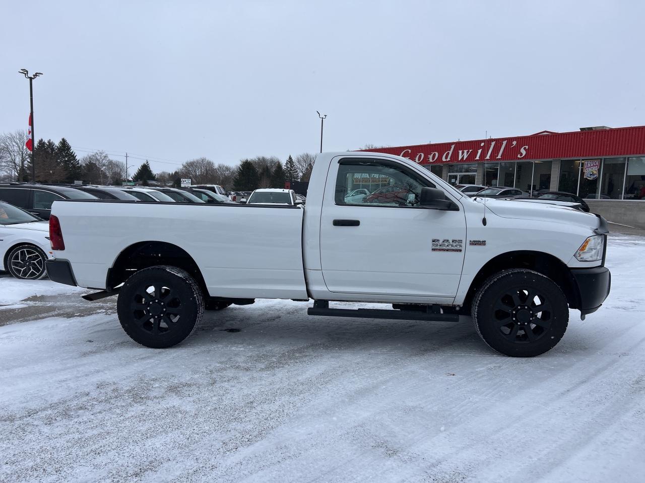2015 RAM 2500 ST, HEAVY DUTY, 4X4, CLEAN CARFAX, LONG BOX! - Photo #5