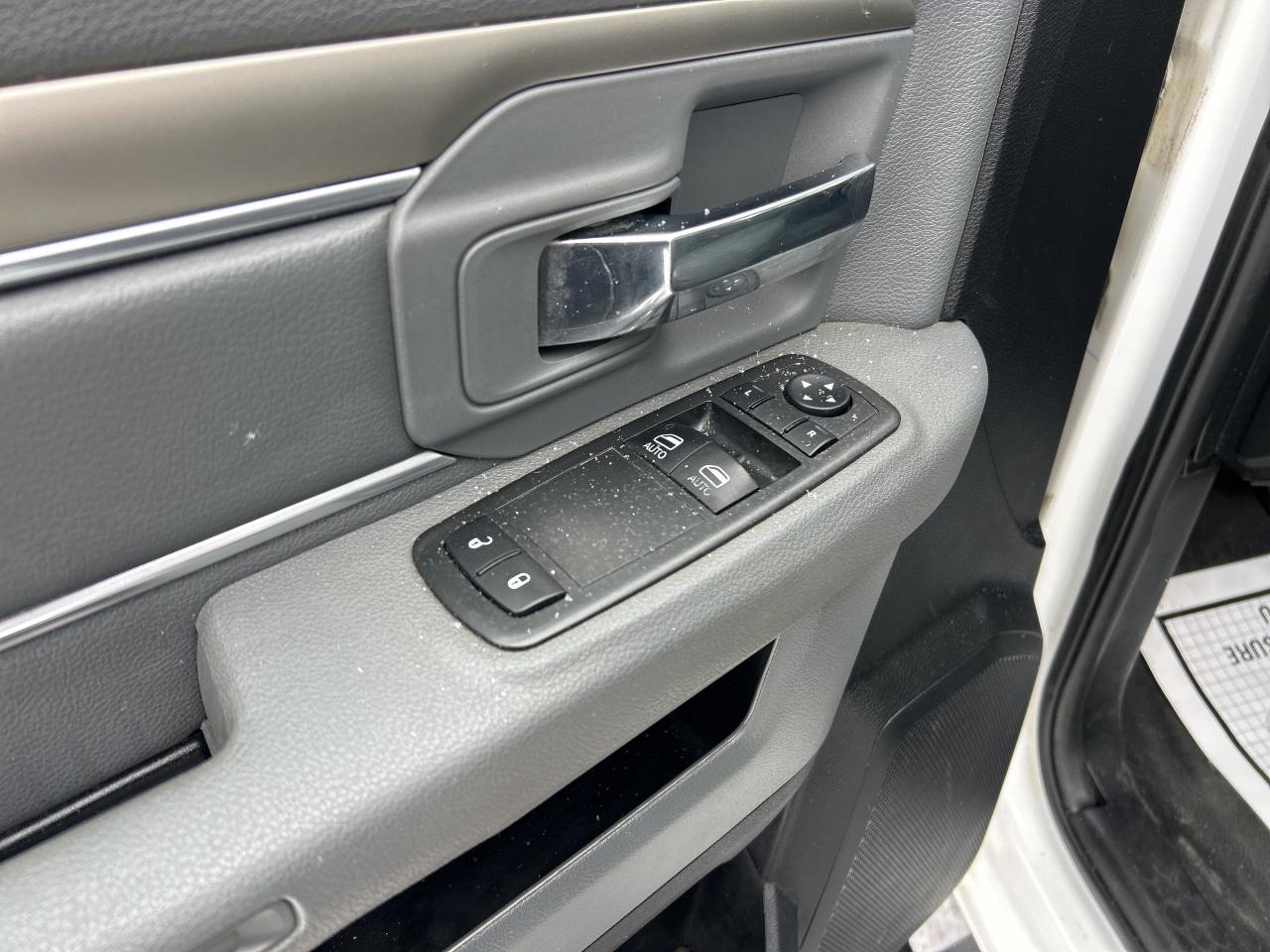 2015 RAM 2500 ST, HEAVY DUTY, 4X4, CLEAN CARFAX, LONG BOX! - Photo #13