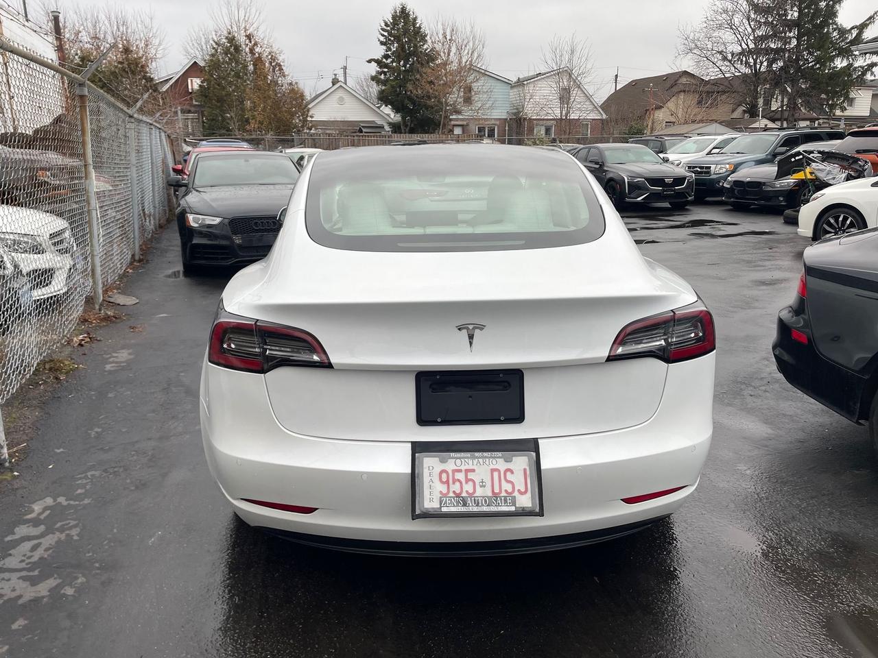 2021 Tesla Model 3 Standard Range Plus *WHITE INTERIOR, HEATED SEATS* Photo
