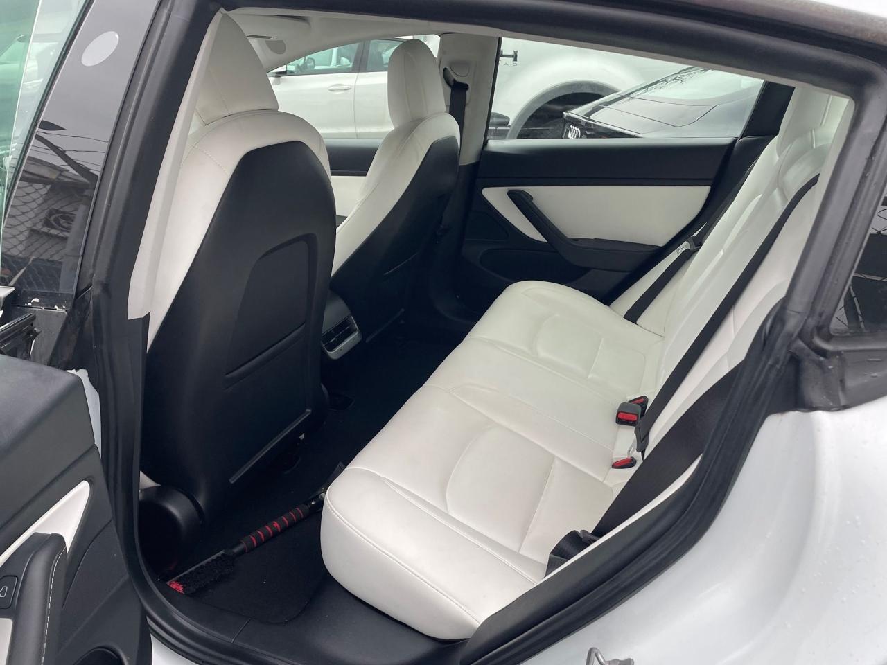 2021 Tesla Model 3 Standard Range Plus *WHITE INTERIOR, HEATED SEATS* Photo