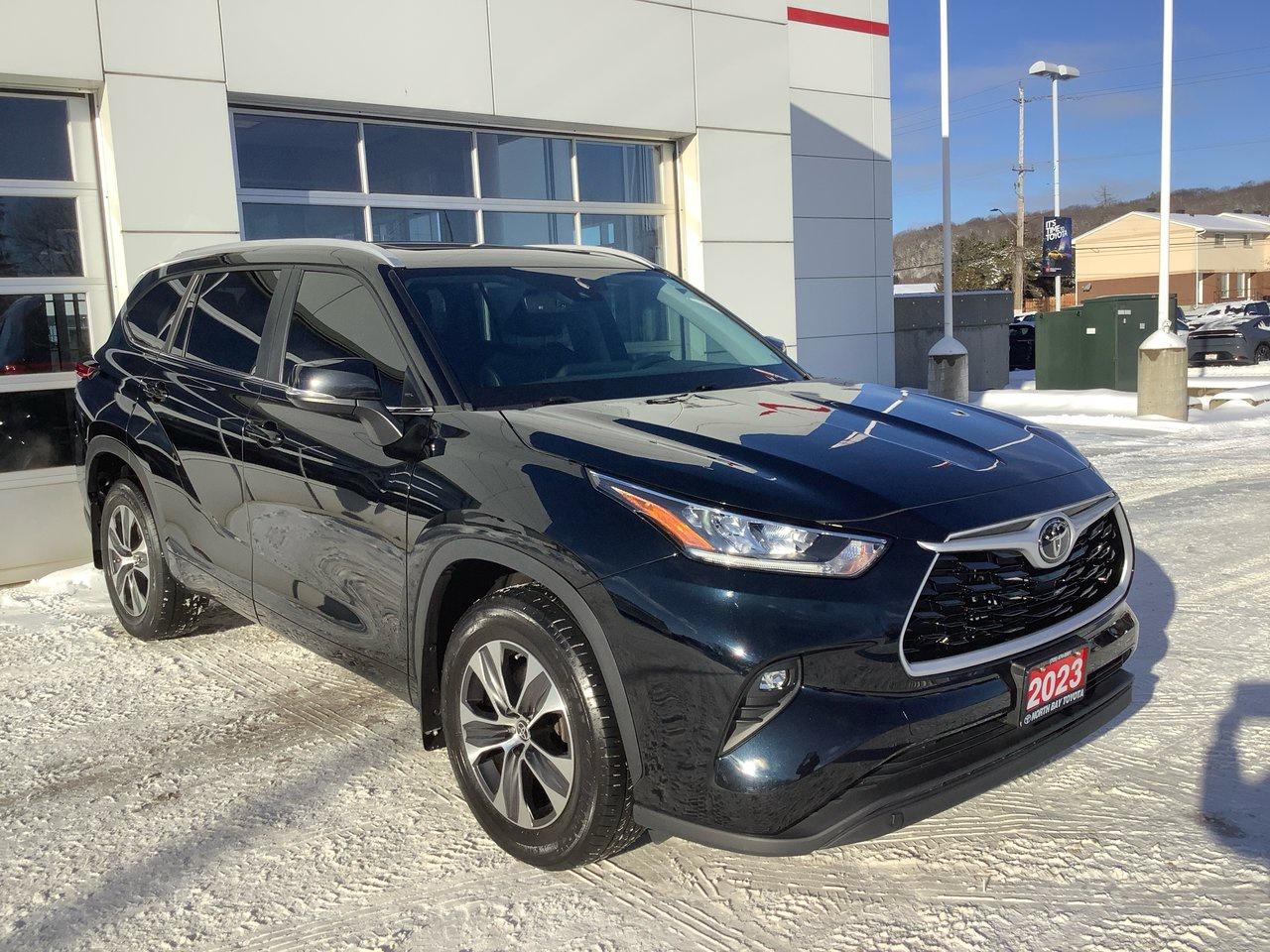 2023 Toyota Highlander  Photo2