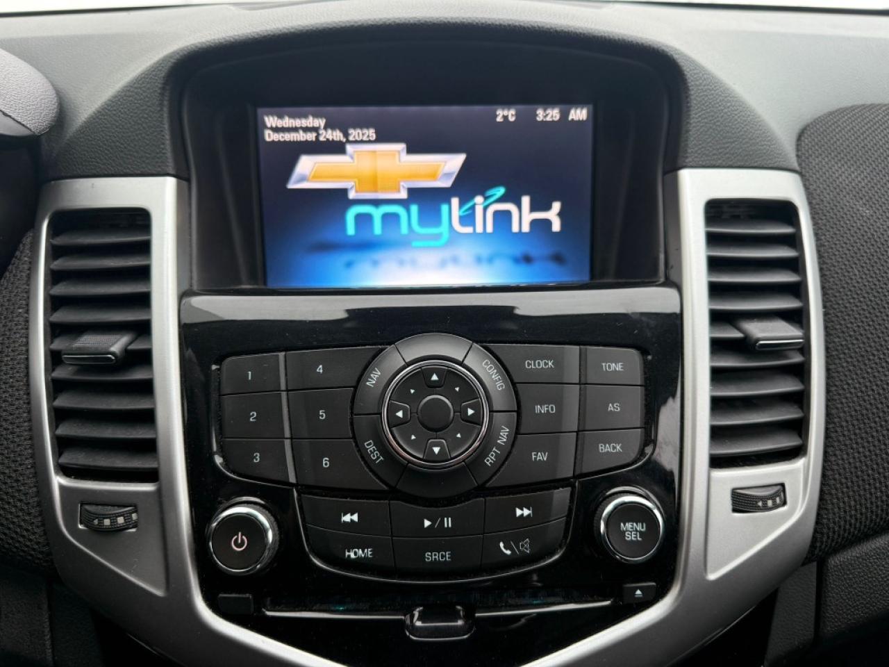 2015 Chevrolet Cruze 4dr SEDAN Photo