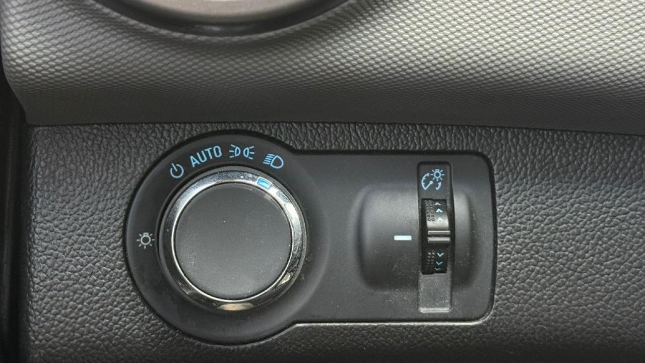 2014 Chevrolet Sonic 4DR SEDAN Photo