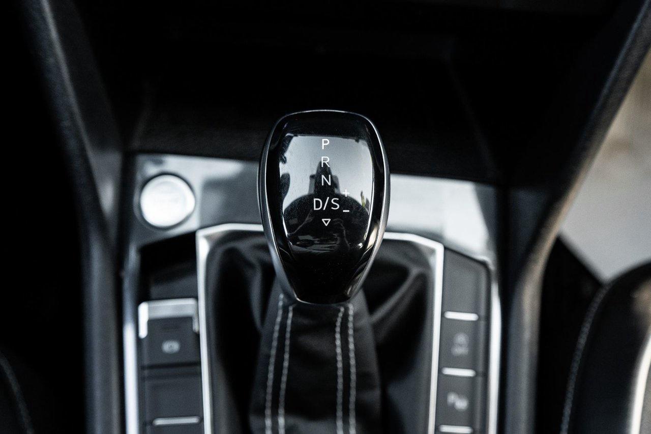 2022 Volkswagen Tiguan Highline R-line Photo