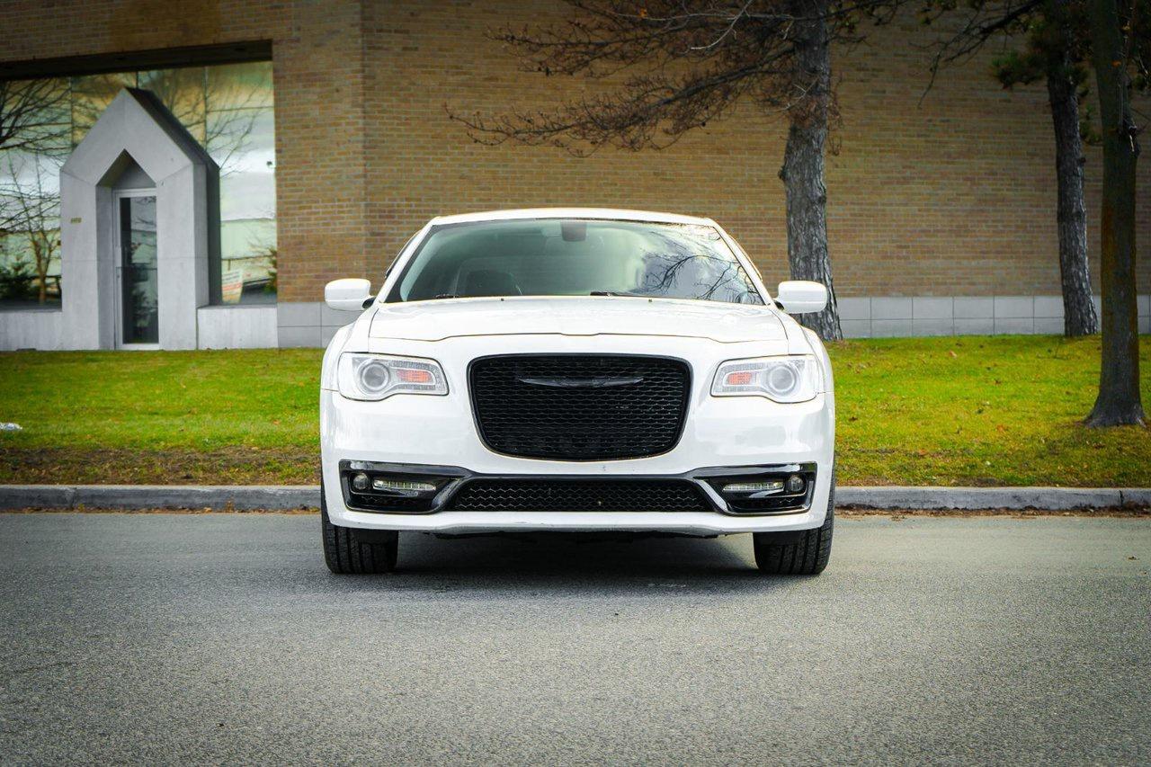 2015 Chrysler 300 Touring L Photo
