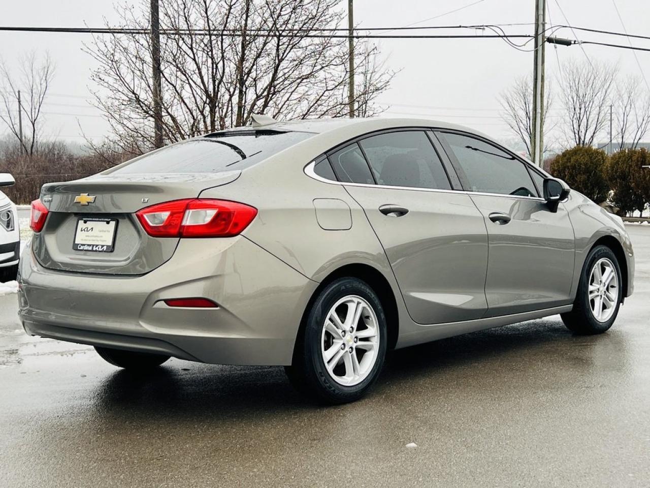 2017 Chevrolet Cruze LT Photo