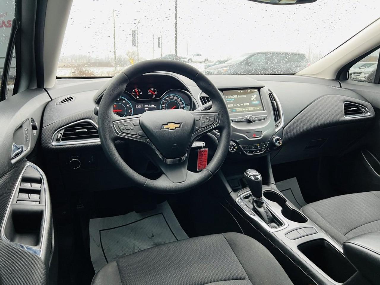 2017 Chevrolet Cruze LT Photo