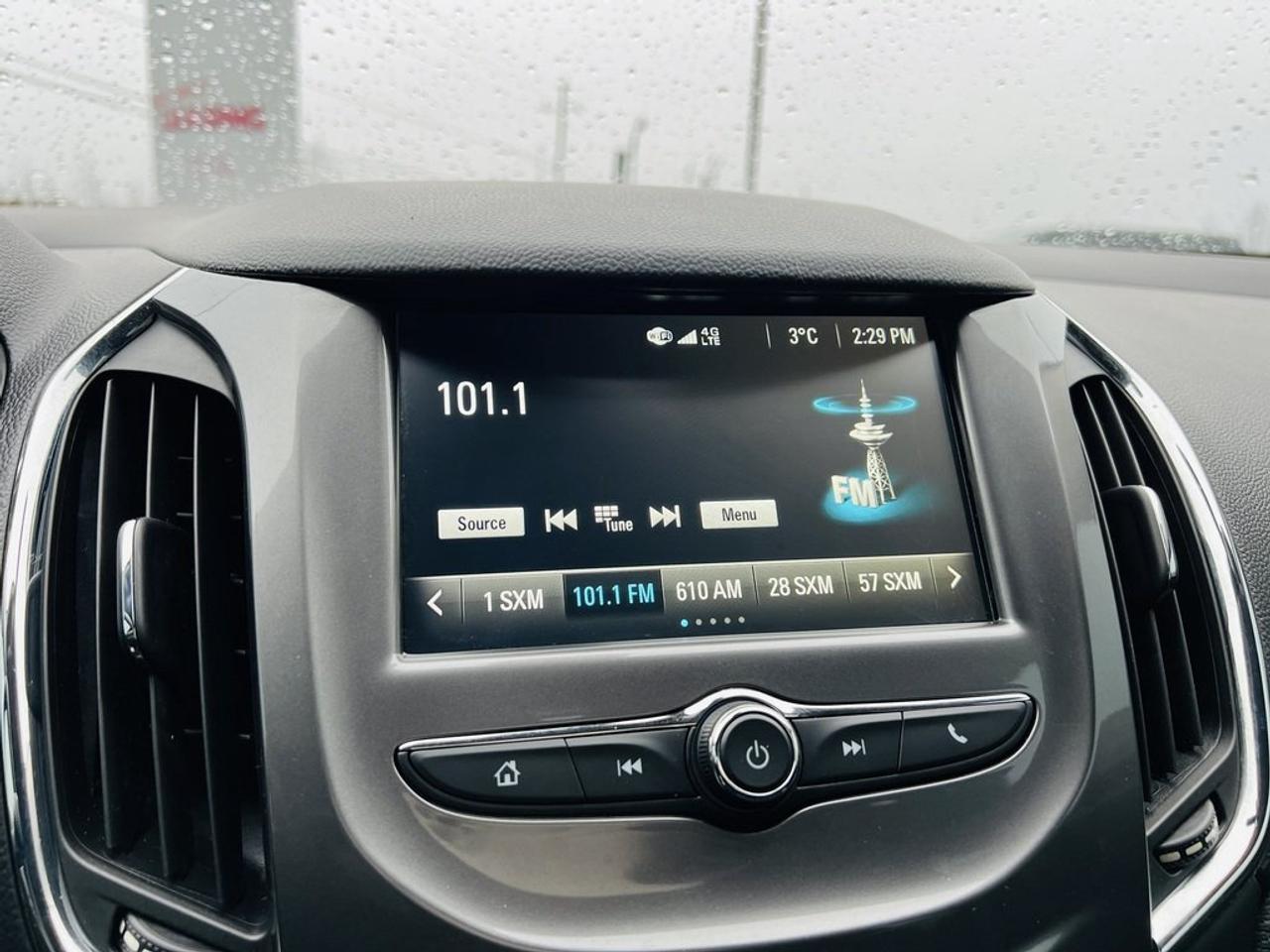 2017 Chevrolet Cruze LT Photo