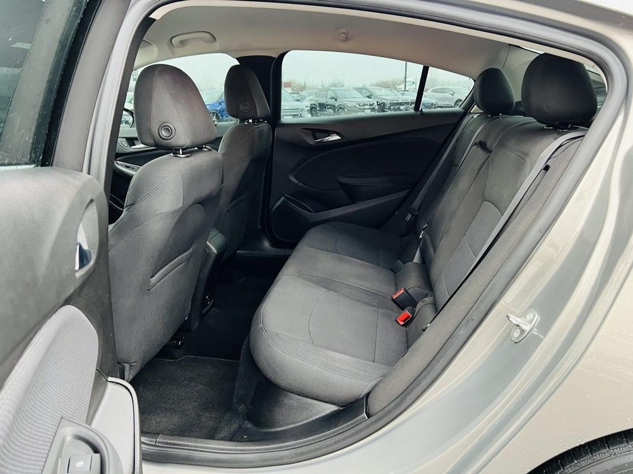 2017 Chevrolet Cruze LT Photo