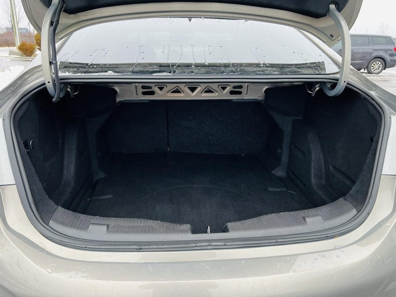 2017 Chevrolet Cruze LT Photo