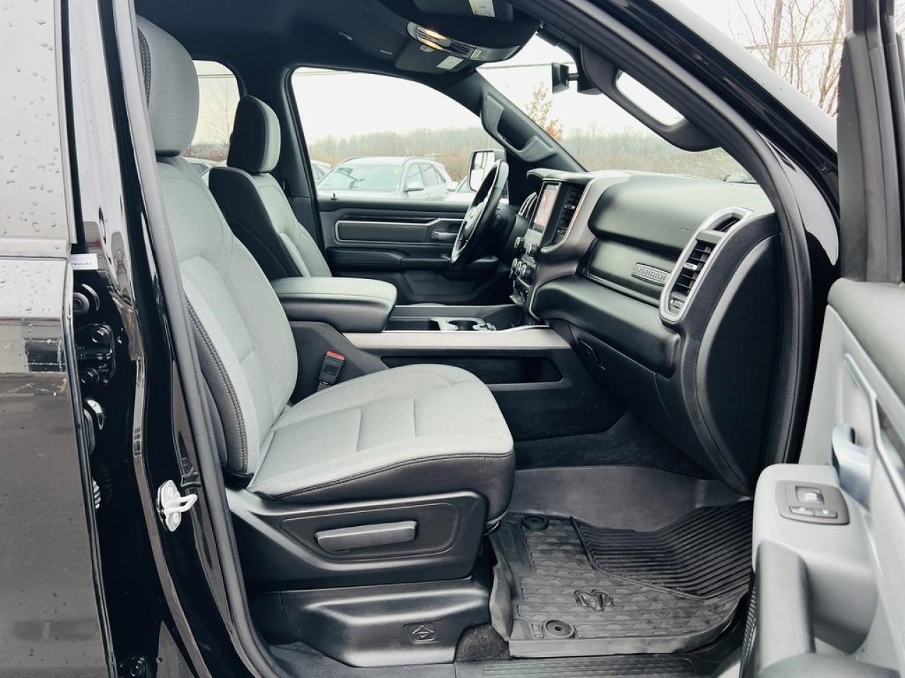 2022 RAM 1500 Big Horn Hemi Photo