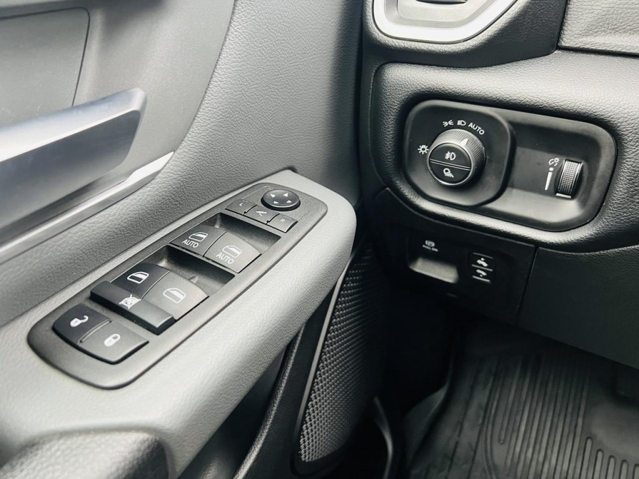 2022 RAM 1500 Big Horn Hemi Photo