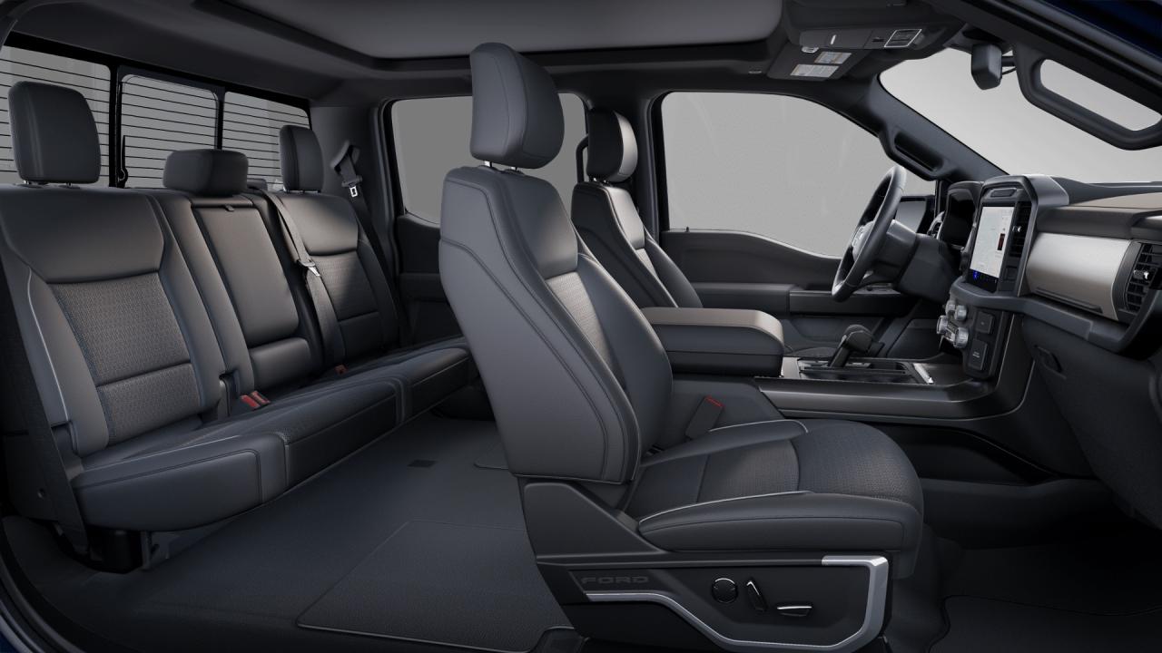 2025 Ford F-150 Lariat Photo