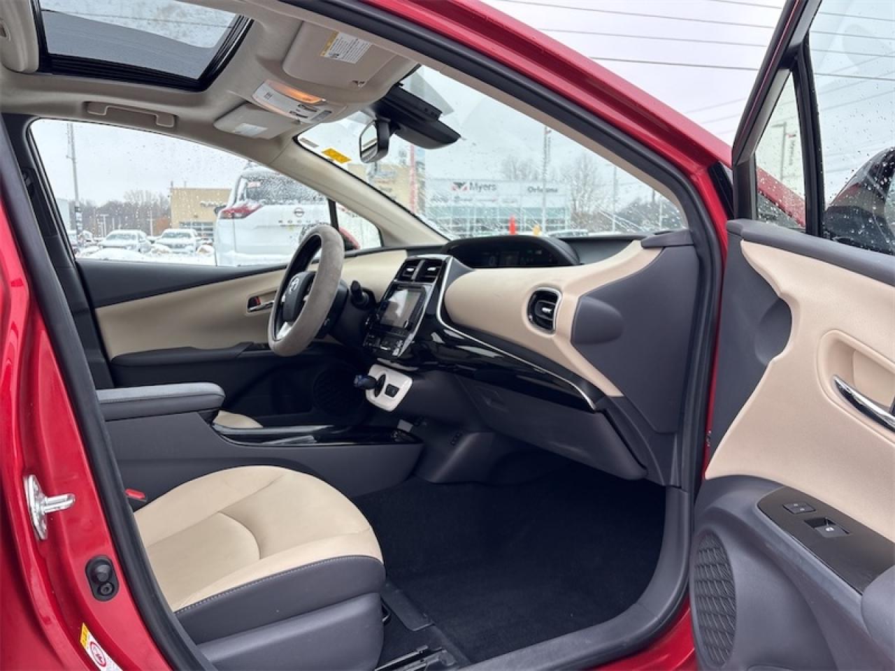 2017 Toyota Prius 4DR SDN AT  - Low Mileage Photo