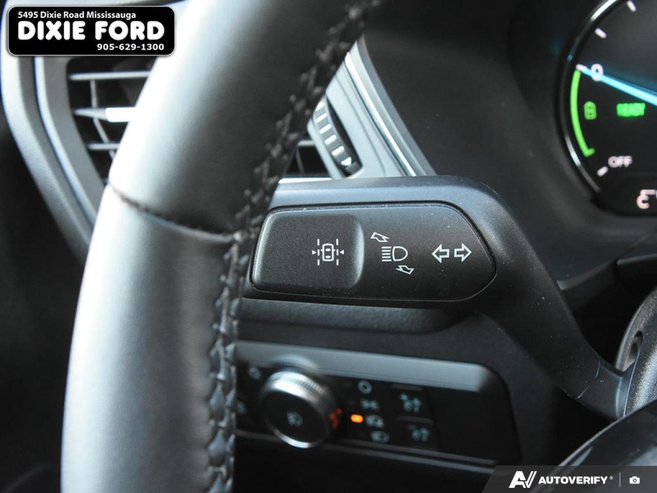 2022 Ford Escape SEL Hybrid Photo