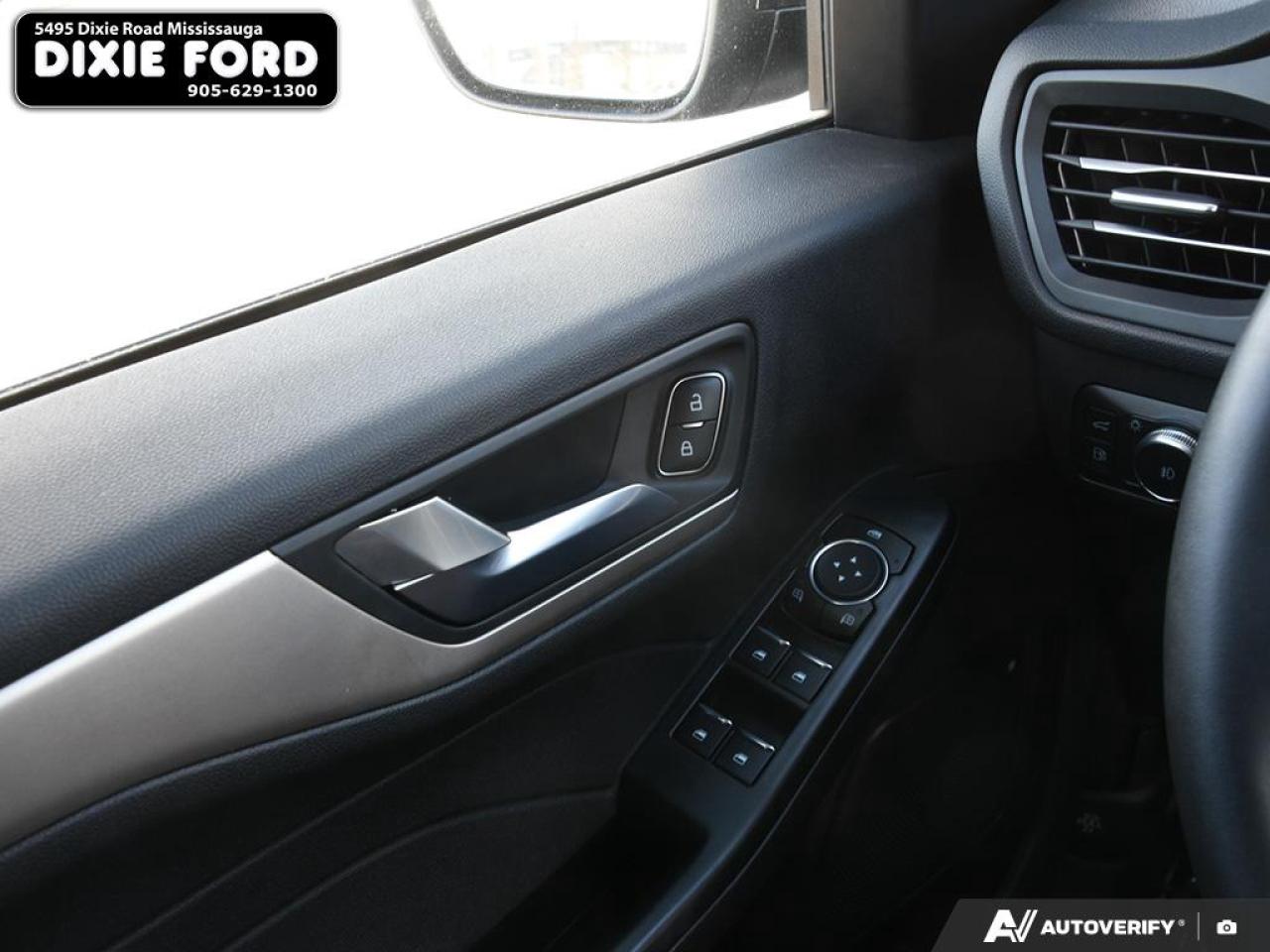 2022 Ford Escape SEL Hybrid Photo