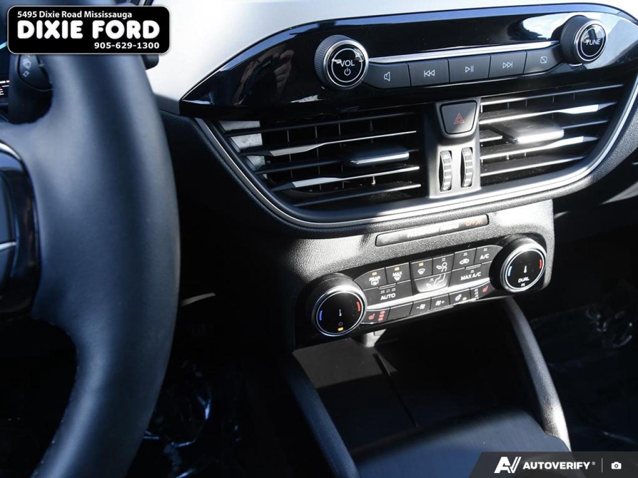 2022 Ford Escape SEL Hybrid Photo