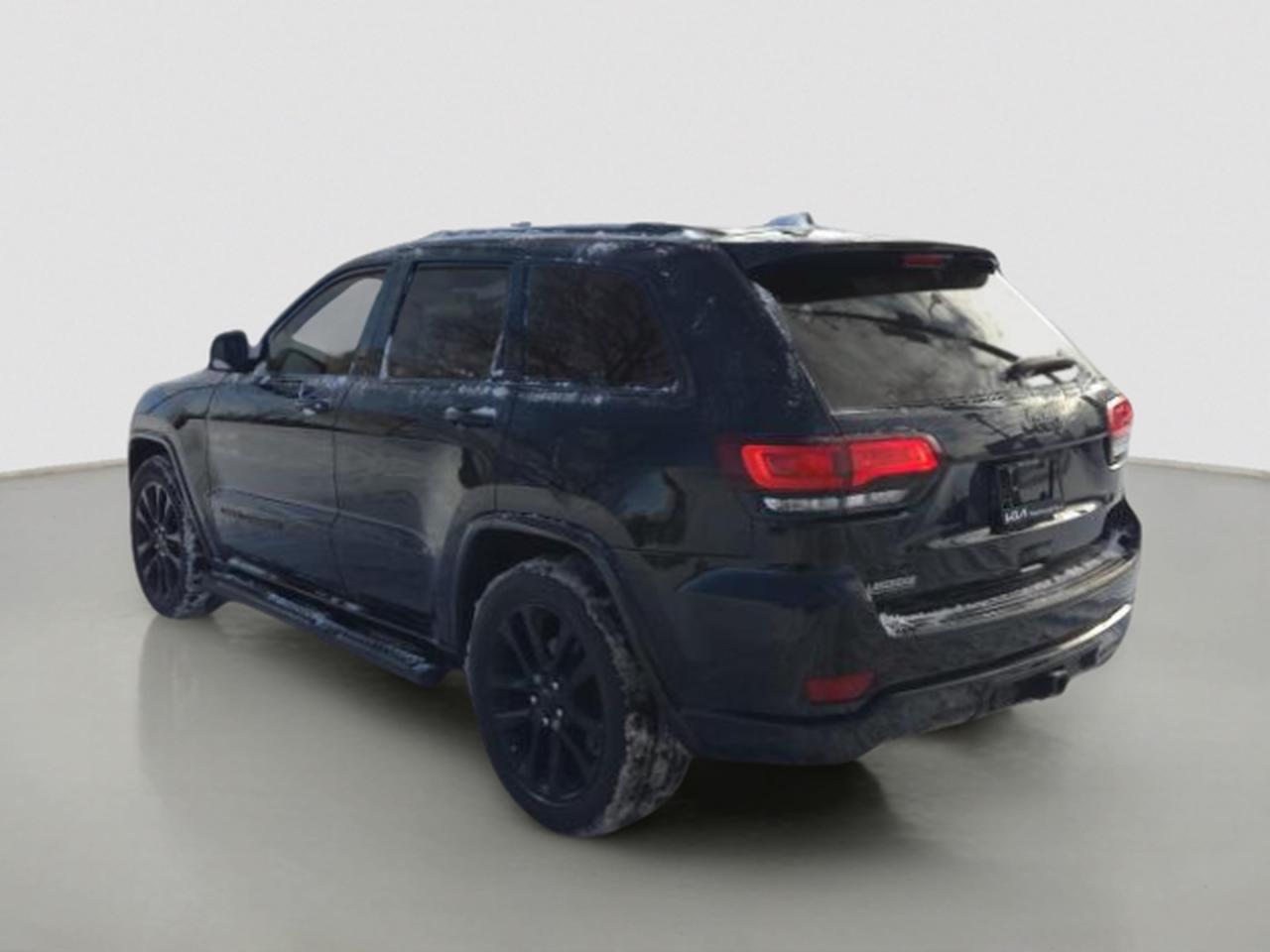 2020 Jeep Grand Cherokee Laredo Photo