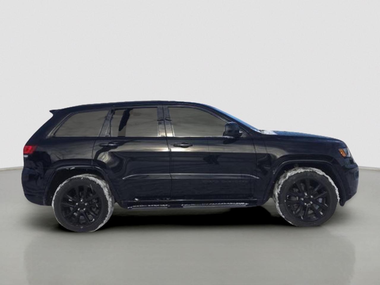 2020 Jeep Grand Cherokee Laredo Photo