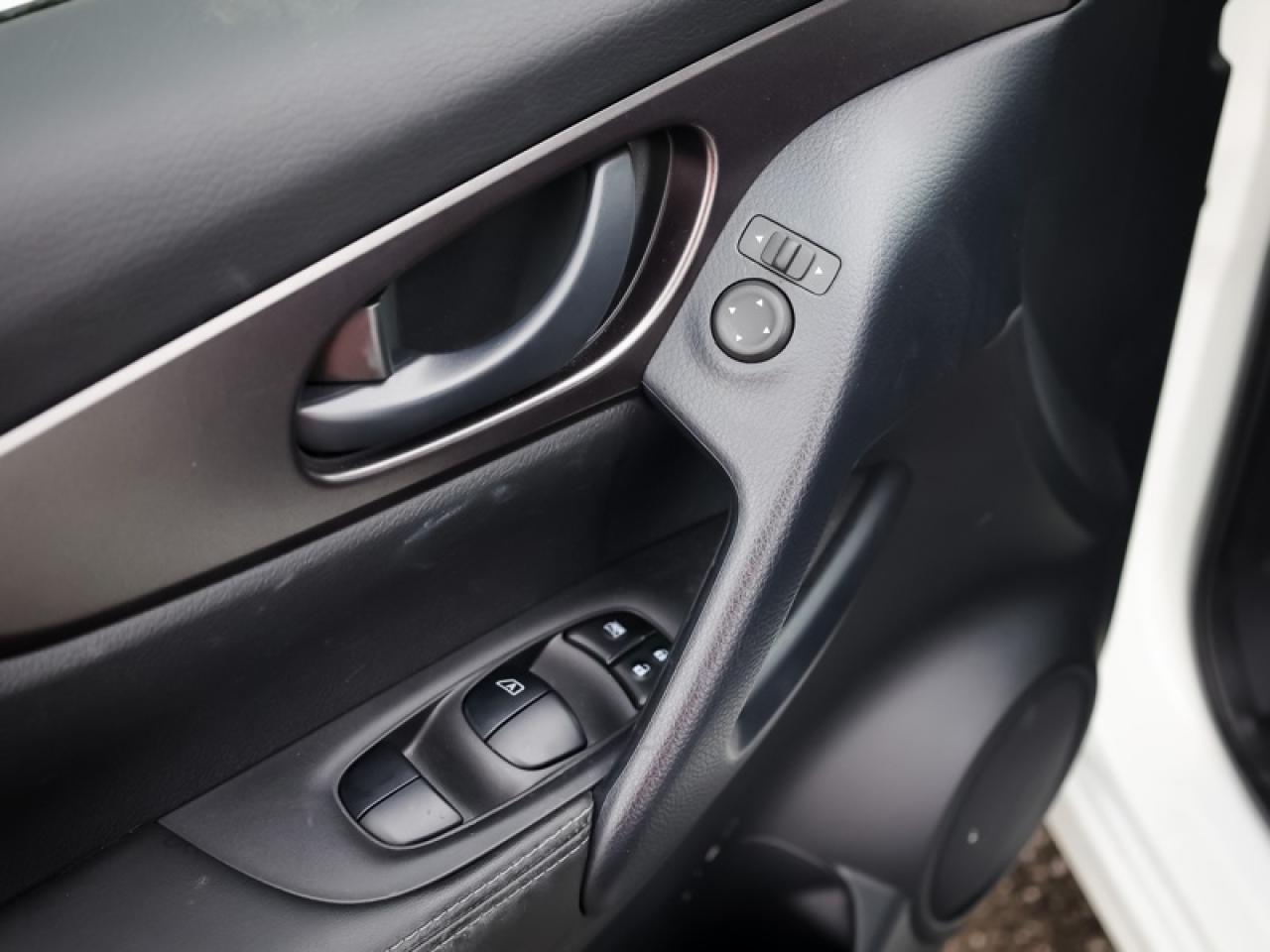 2023 Nissan Qashqai S  - Heated Seats -  Apple CarPlay - $171 B/W Photo