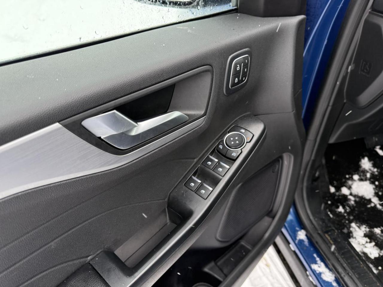 2023 Ford Escape Platinum Photo