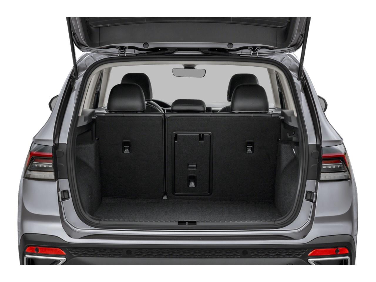 2025 Volkswagen Taos Highline 4MOTION Photo