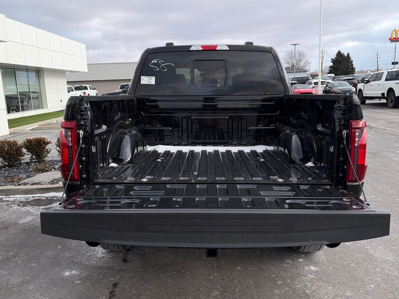 2026 Ford F-150 XLT 4WD SuperCrew 5.5' Box Photo4