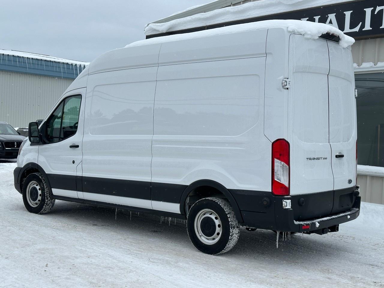 2022 Ford Transit Cargo Van T-250 148" Hi Rf 9070 GVWR RWD Photo