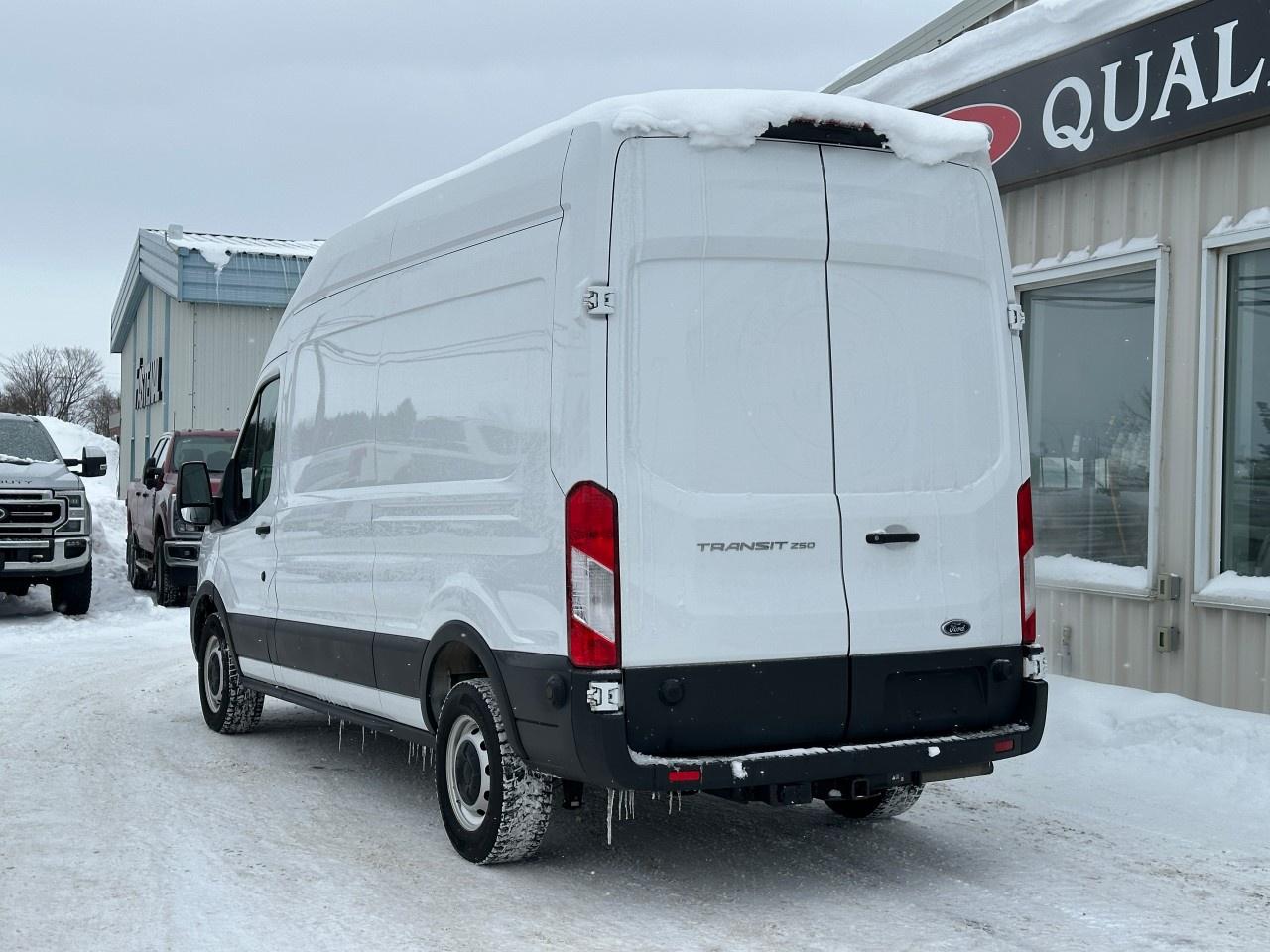 2022 Ford Transit Cargo Van T-250 148" Hi Rf 9070 GVWR RWD Photo