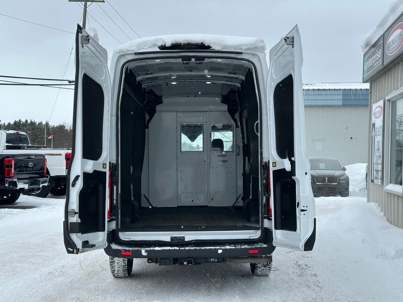 2022 Ford Transit Cargo Van T-250 148" Hi Rf 9070 GVWR RWD Photo