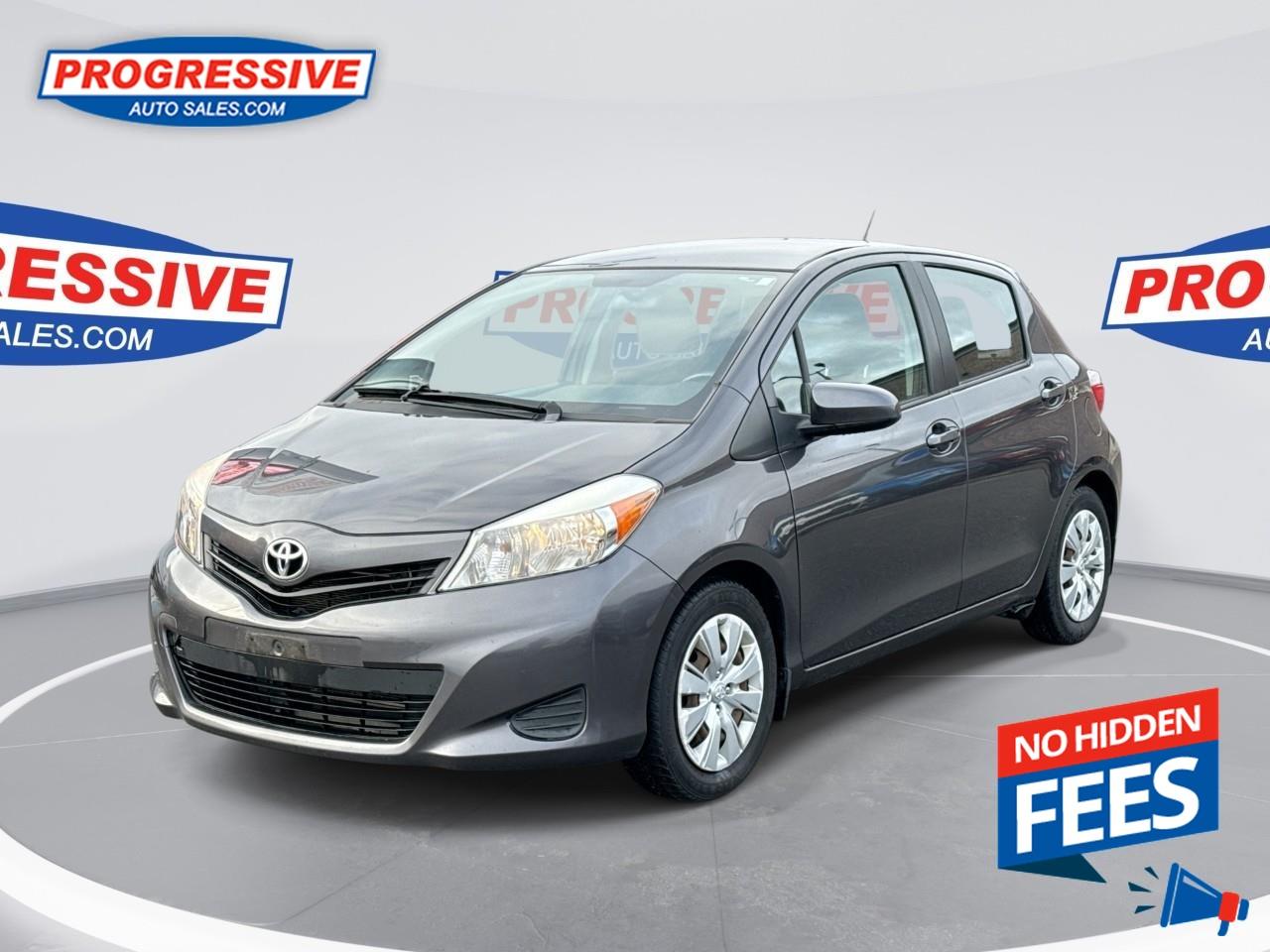 2014 Toyota Yaris LE Photo0