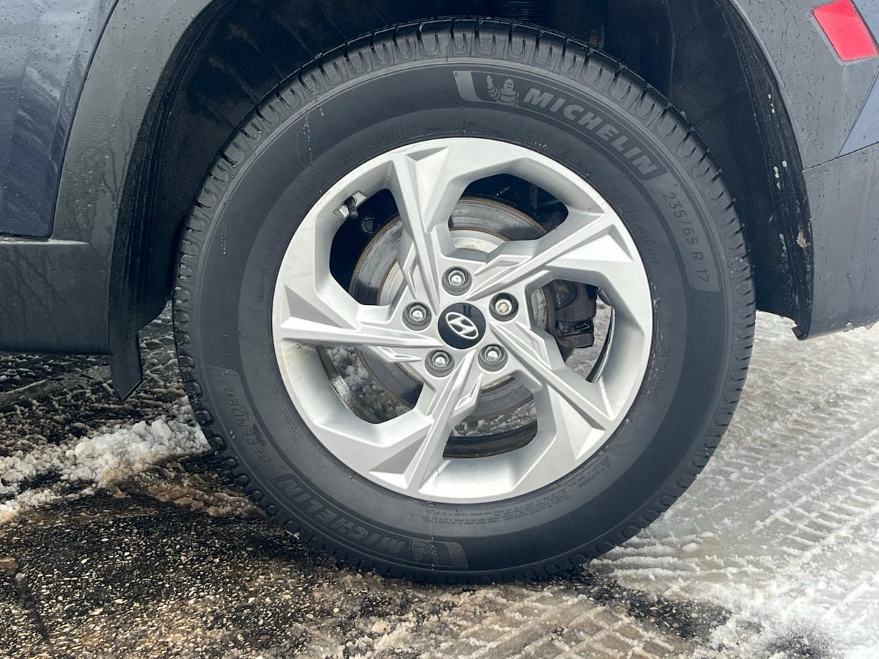 2023 Hyundai Tucson Preferred AWD Photo3