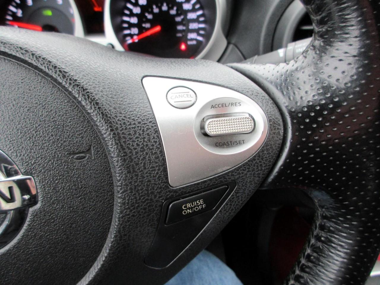 2013 Nissan Juke SV Photo